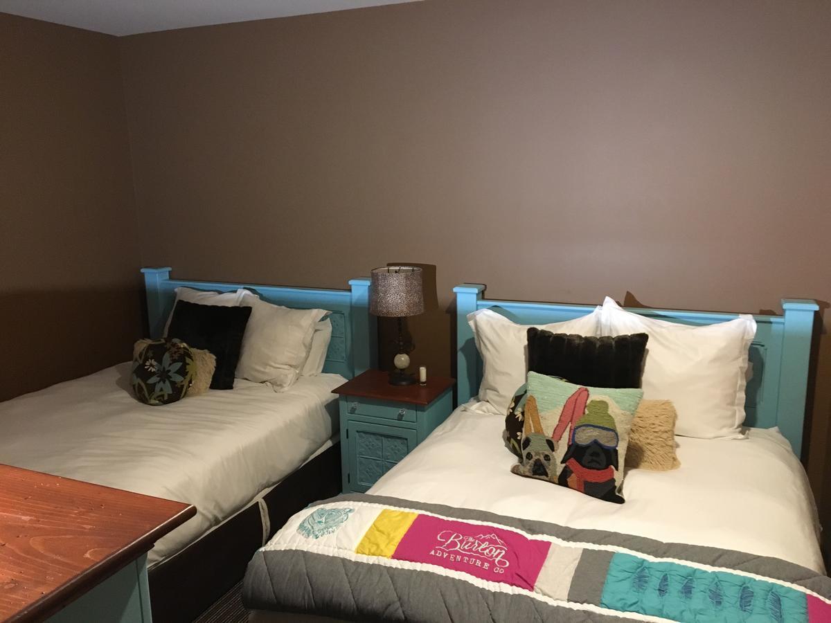Boyne Mountain Creekside Condo Boyne Falls Екстер'єр фото